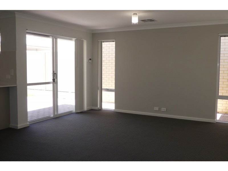 27 Hooson Way, Wilson WA 6107