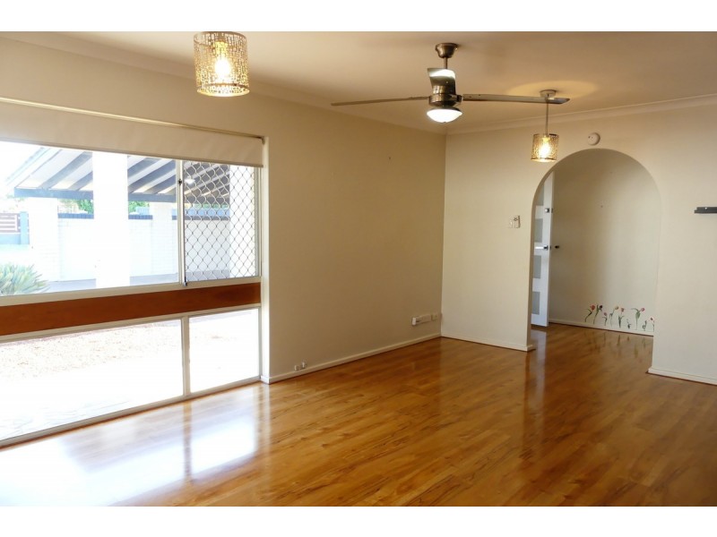 40 Romney Way, Parkwood WA 6147