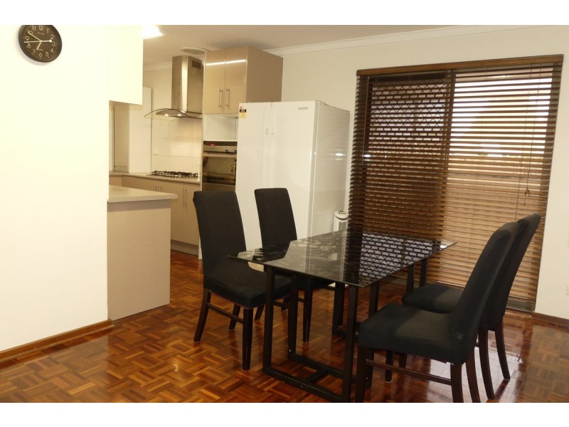 42 Romney Way, Parkwood WA 6147