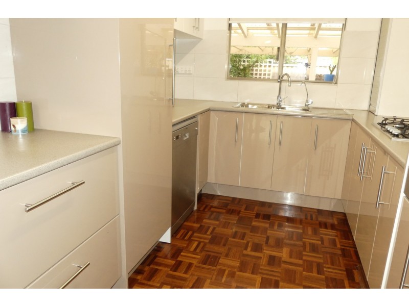 42 Romney Way, Parkwood WA 6147