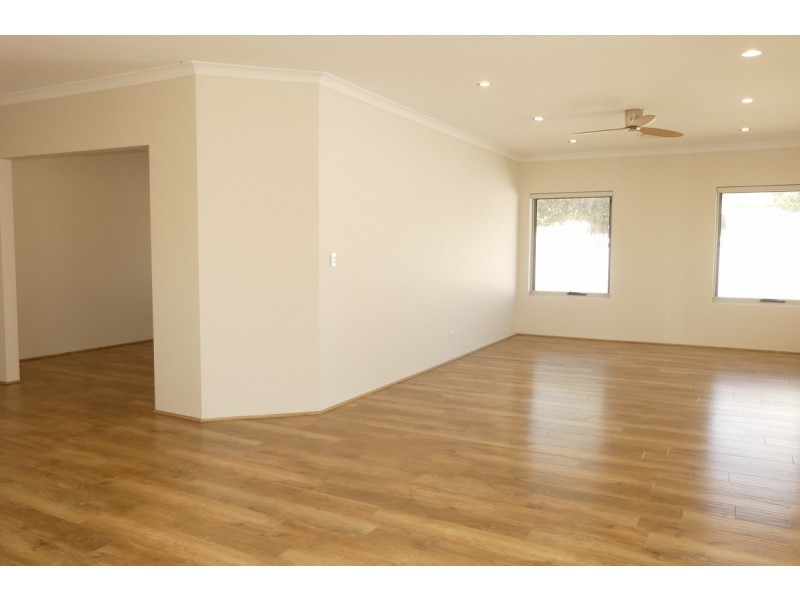 38 Canavan Crescent, Manning WA 6152