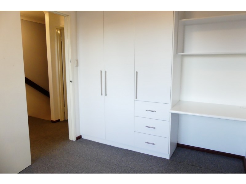 7/4 RYRIE Avenue, Como WA 6152