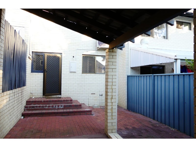 7/4 RYRIE Avenue, Como WA 6152
