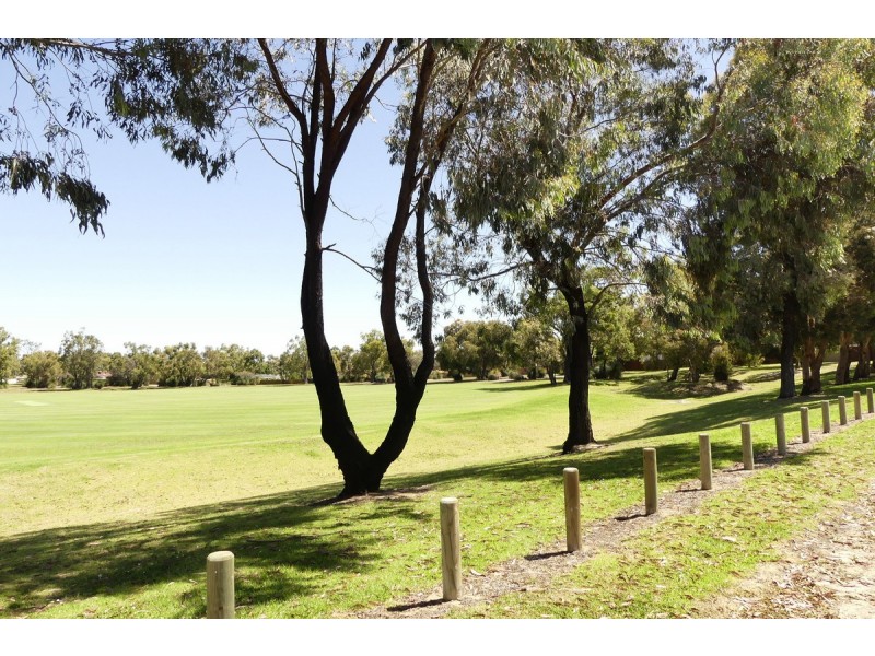 31 Strive Loop, Girrawheen WA 6064