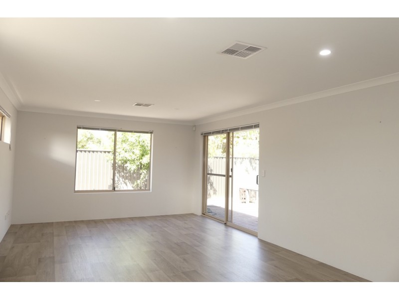 31 Strive Loop, Girrawheen WA 6064