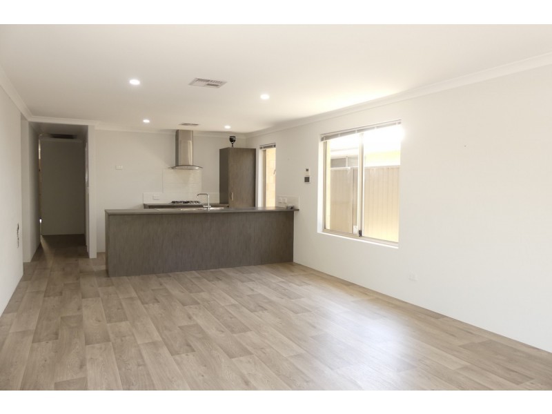 31 Strive Loop, Girrawheen WA 6064