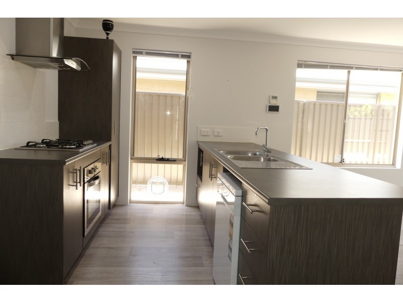 31 Strive Loop, Girrawheen WA 6064