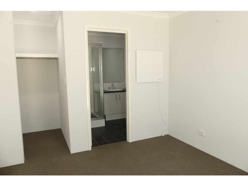 31 Strive Loop, Girrawheen WA 6064