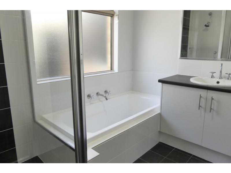 31 Strive Loop, Girrawheen WA 6064