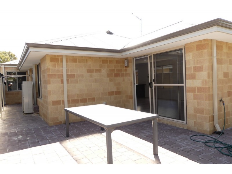 31 Strive Loop, Girrawheen WA 6064