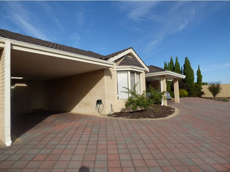 7/11 Norbertine Close, Queens Park WA 6107