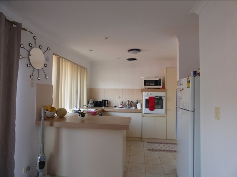 7/11 Norbertine Close, Queens Park WA 6107