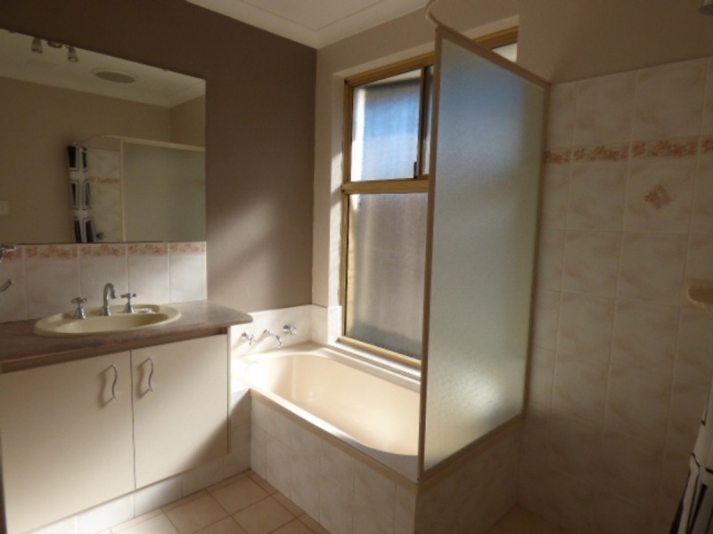 76 Larrawa Circle, Ellenbrook WA 6069