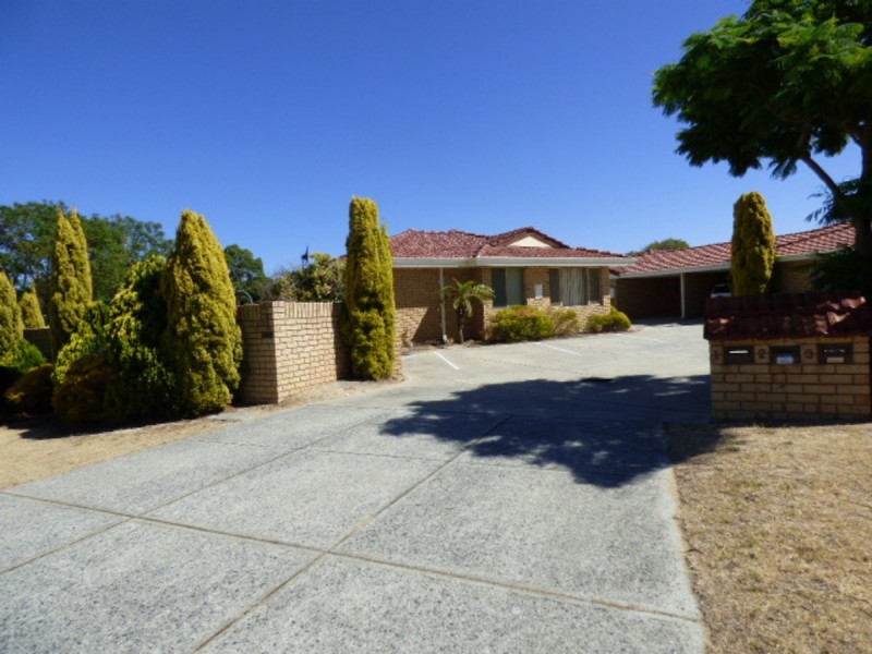 1B Pine Grove, Kardinya WA 6163