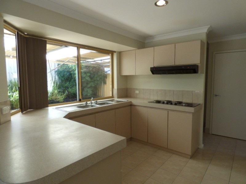 1B Pine Grove, Kardinya WA 6163