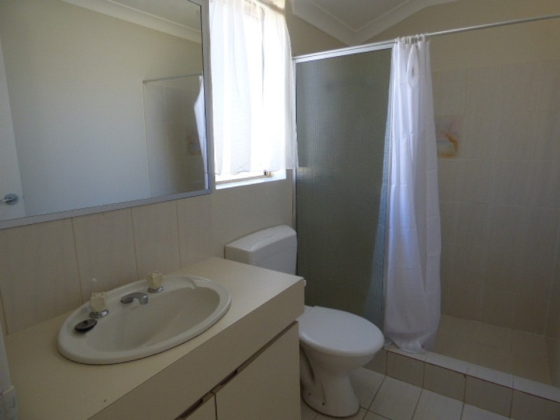 1B Pine Grove, Kardinya WA 6163