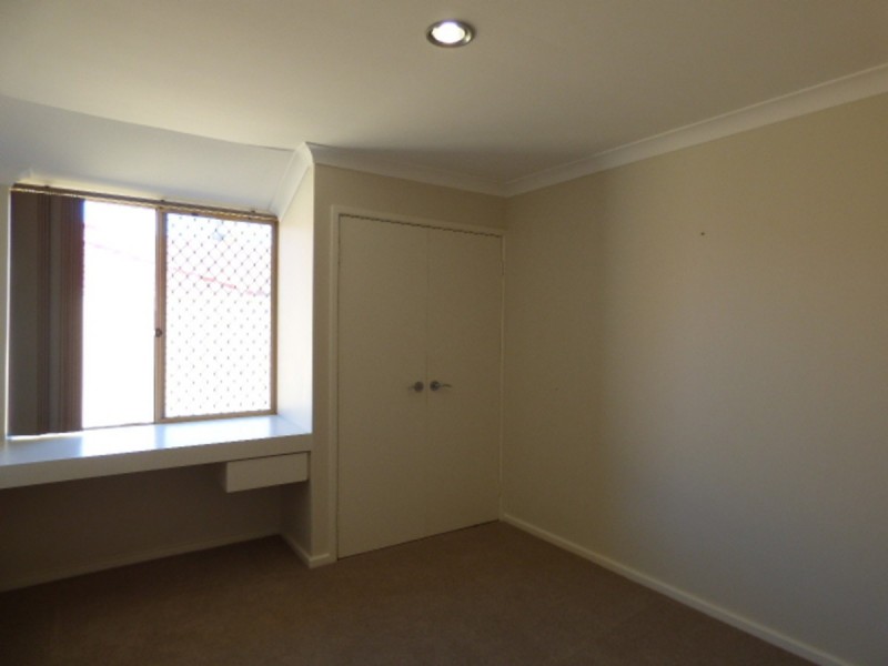 1B Pine Grove, Kardinya WA 6163