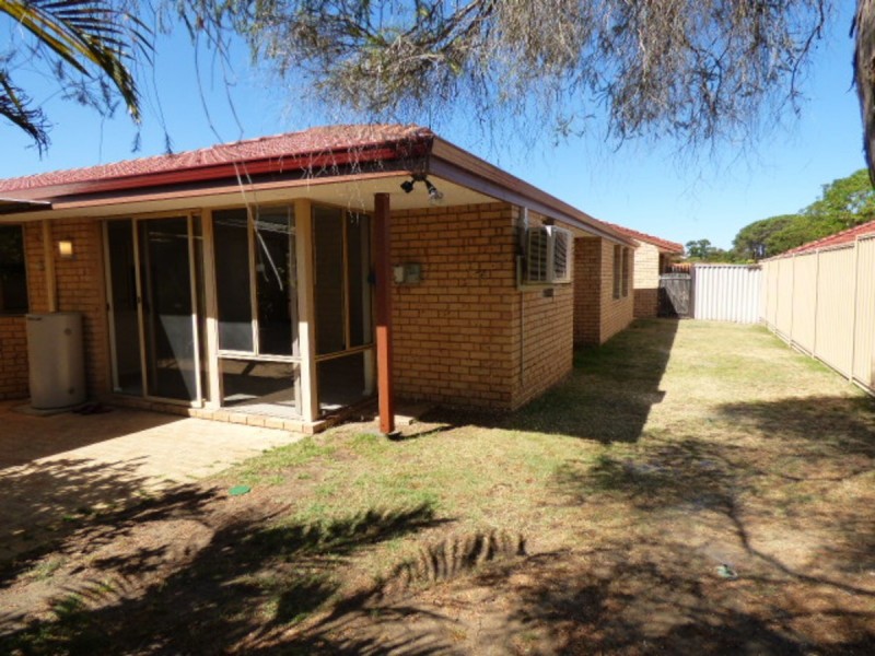 1B Pine Grove, Kardinya WA 6163