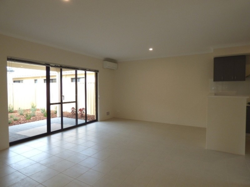 3 Blue Road, Canning Vale WA 6155