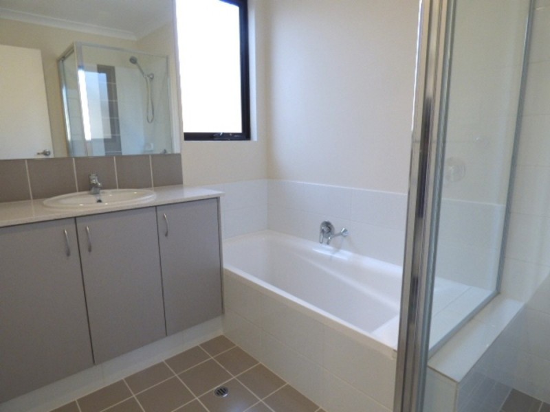 3 Blue Road, Canning Vale WA 6155