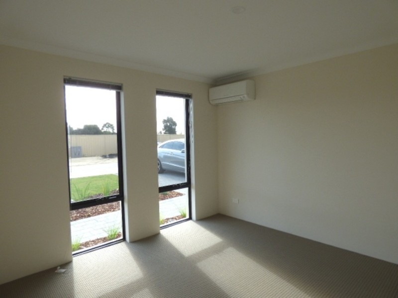 3 Blue Road, Canning Vale WA 6155