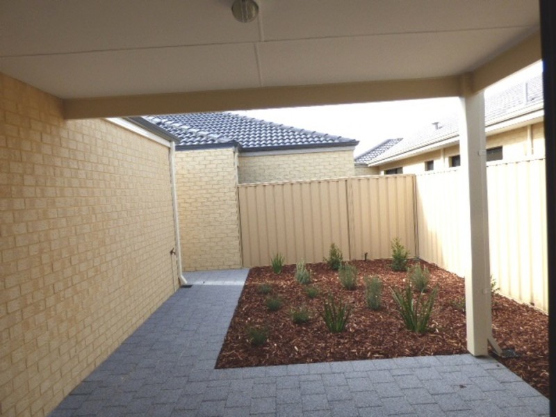 3 Blue Road, Canning Vale WA 6155