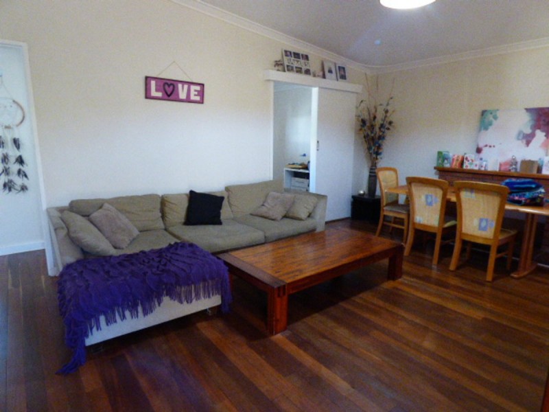 4 Wiggins Road, Orelia WA 6167