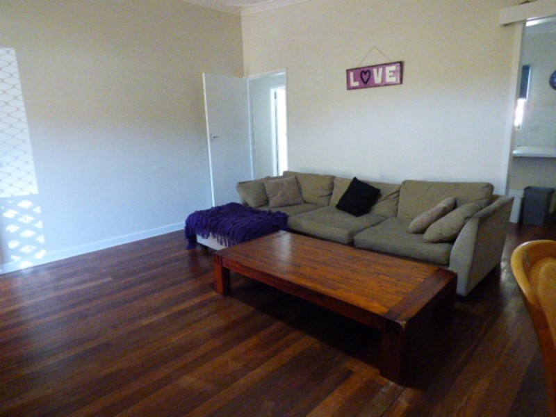 4 Wiggins Road, Orelia WA 6167