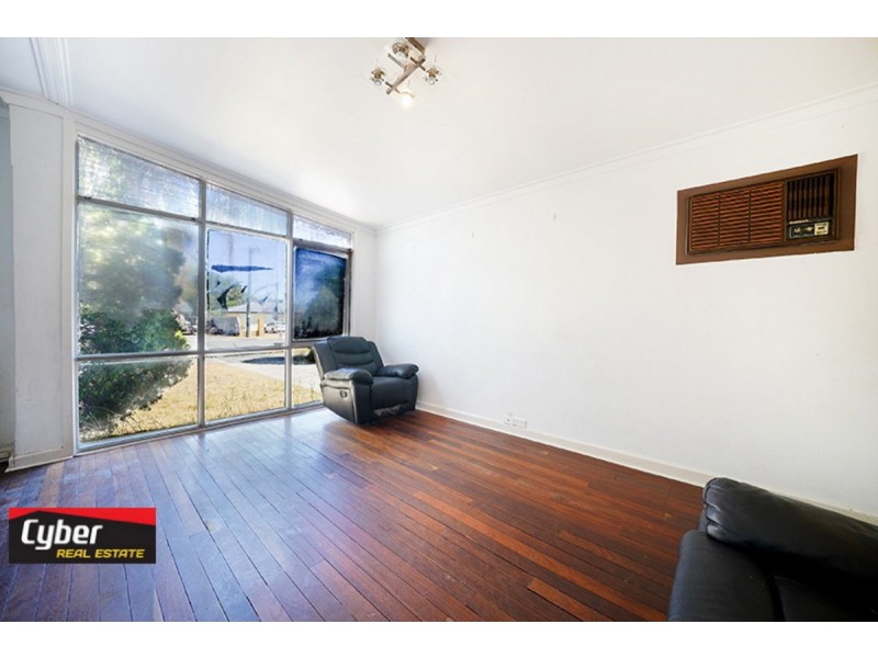 11 Kenmare Avenue, Thornlie WA 6108