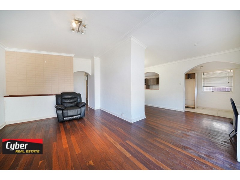11 Kenmare Avenue, Thornlie WA 6108