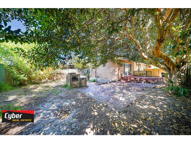 11 Kenmare Avenue, Thornlie WA 6108