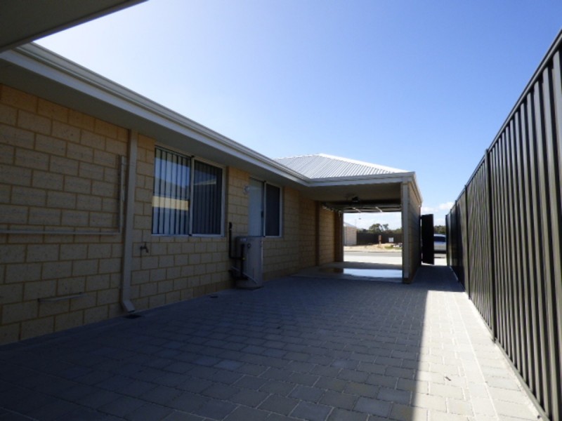 1/13 Jamison Grove, Wellard WA 6170