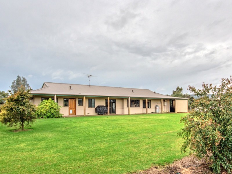 215 Summerfield Road, Serpentine WA 6125