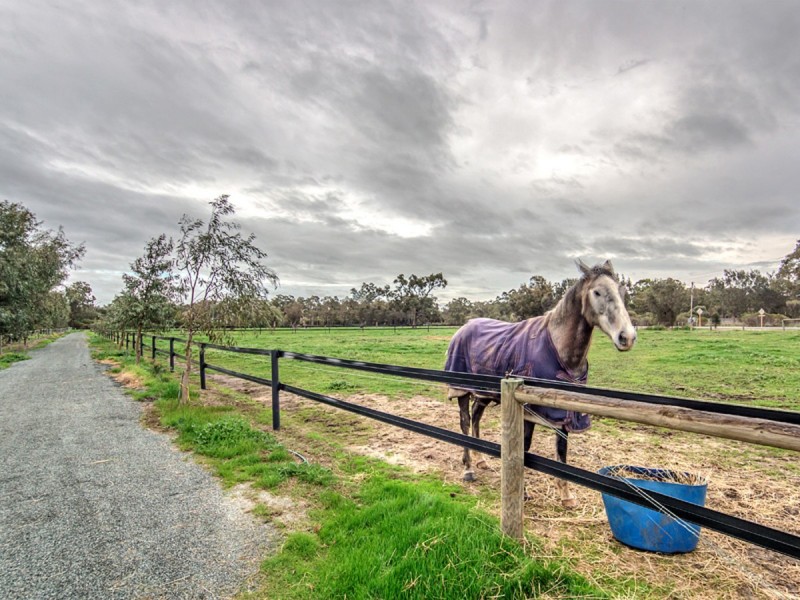 215 Summerfield Road, Serpentine WA 6125