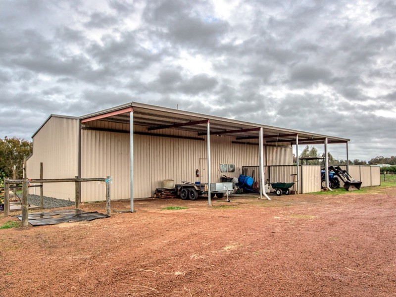 215 Summerfield Road, Serpentine WA 6125