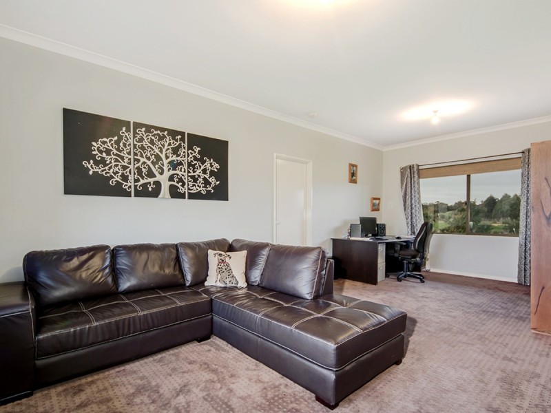 215 Summerfield Road, Serpentine WA 6125