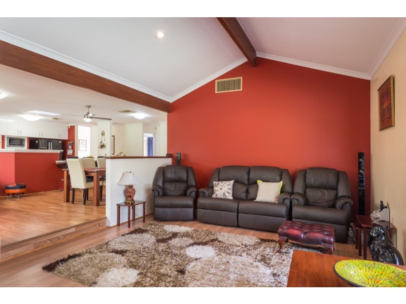 8 Melaleuca Court, Canning Vale WA 6155