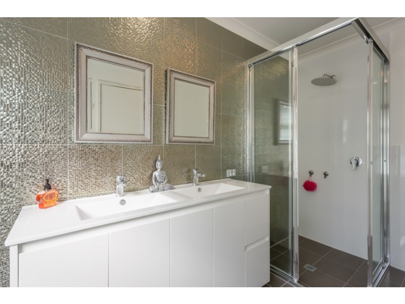 8 Melaleuca Court, Canning Vale WA 6155