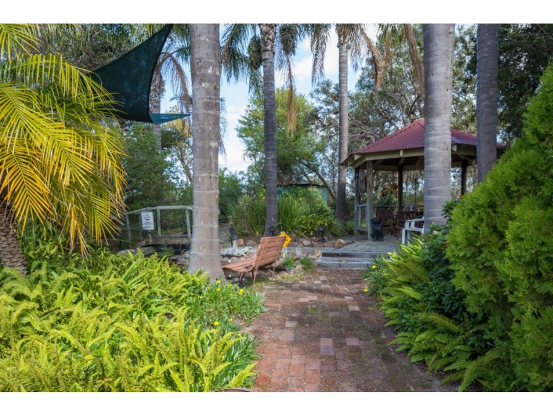 8 Melaleuca Court, Canning Vale WA 6155