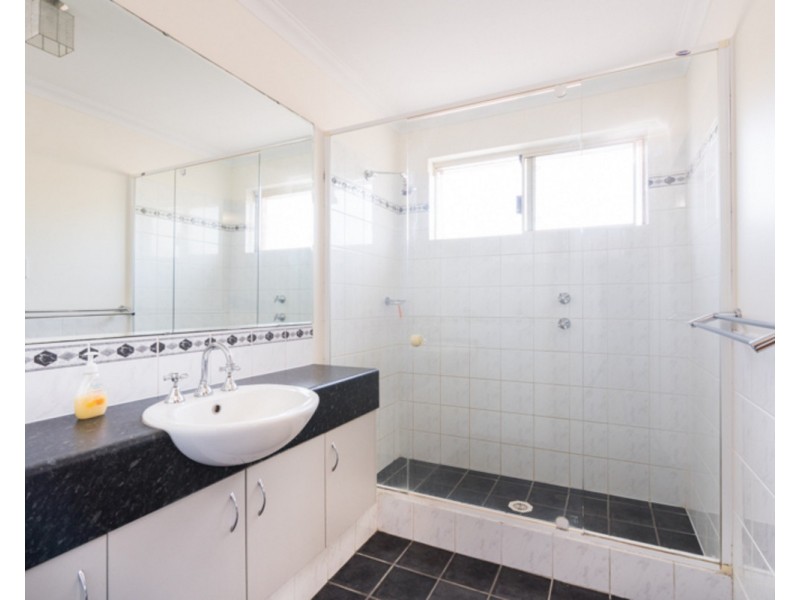 10 Vellender Road, Bedfordale WA 6112