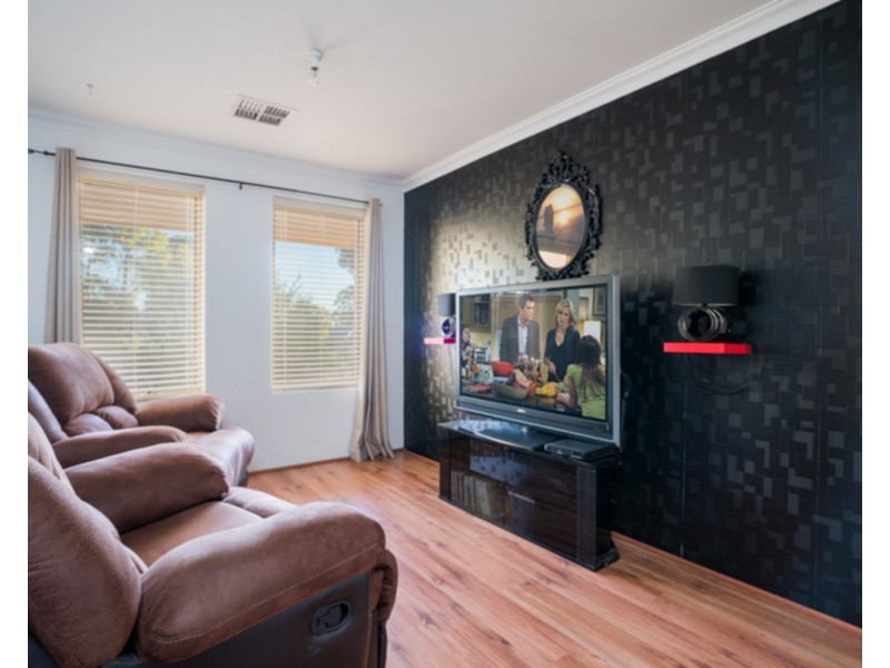 10 Vellender Road, Bedfordale WA 6112