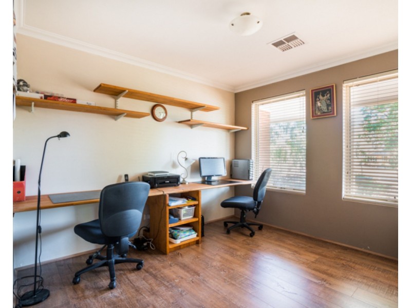 10 Vellender Road, Bedfordale WA 6112