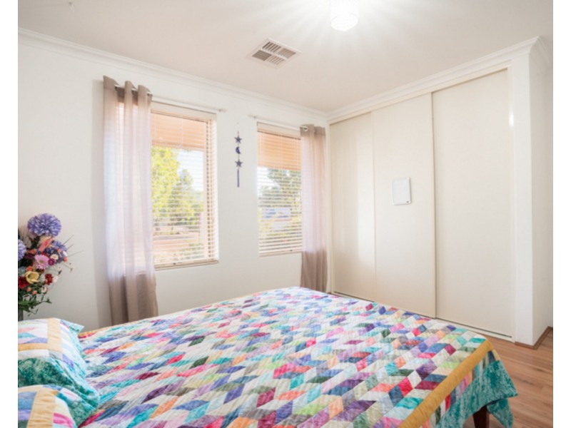 10 Vellender Road, Bedfordale WA 6112