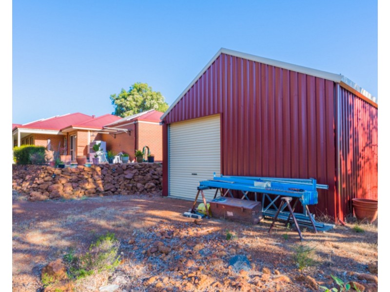 10 Vellender Road, Bedfordale WA 6112