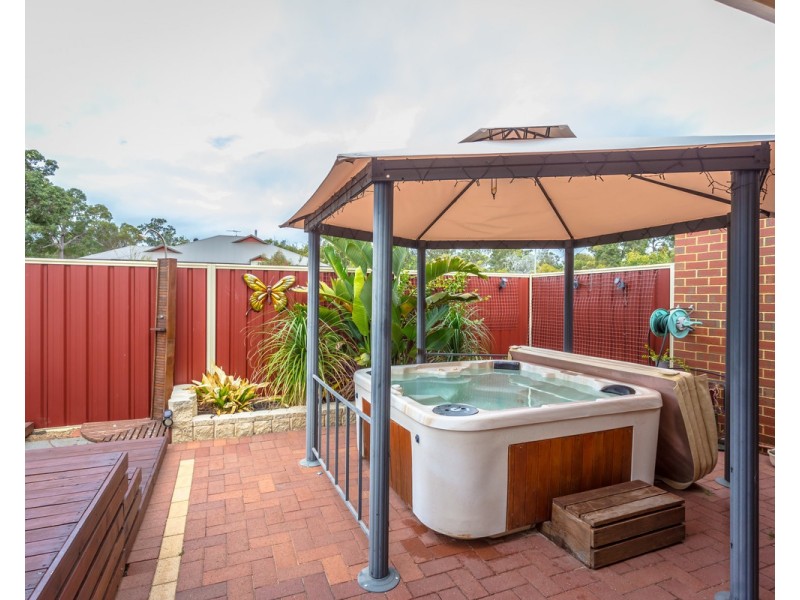 10 Vellender Road, Bedfordale WA 6112