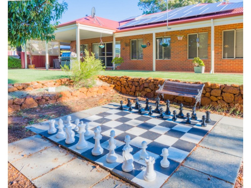 10 Vellender Road, Bedfordale WA 6112