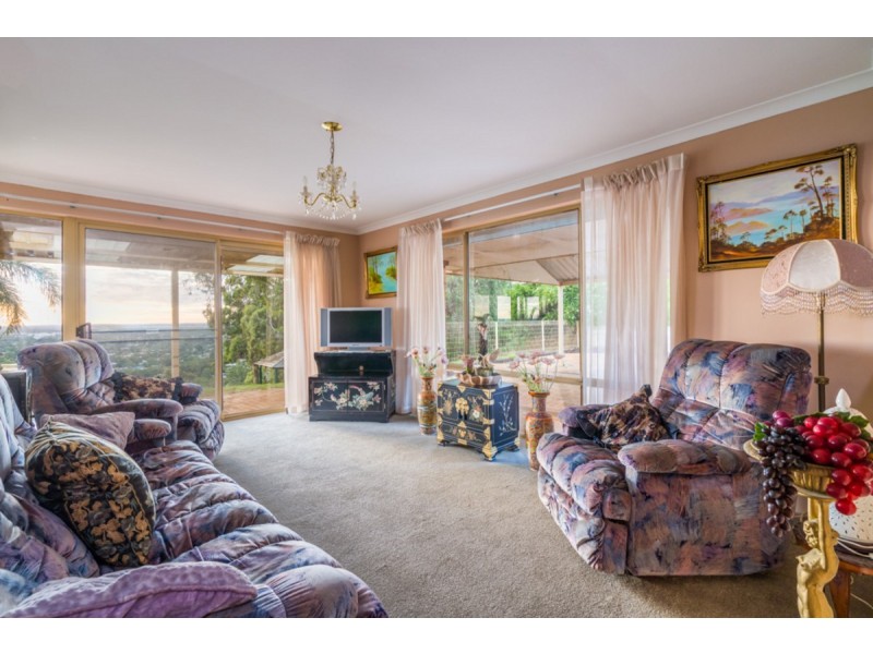 8 Fisher Place, Mount Nasura WA 6112