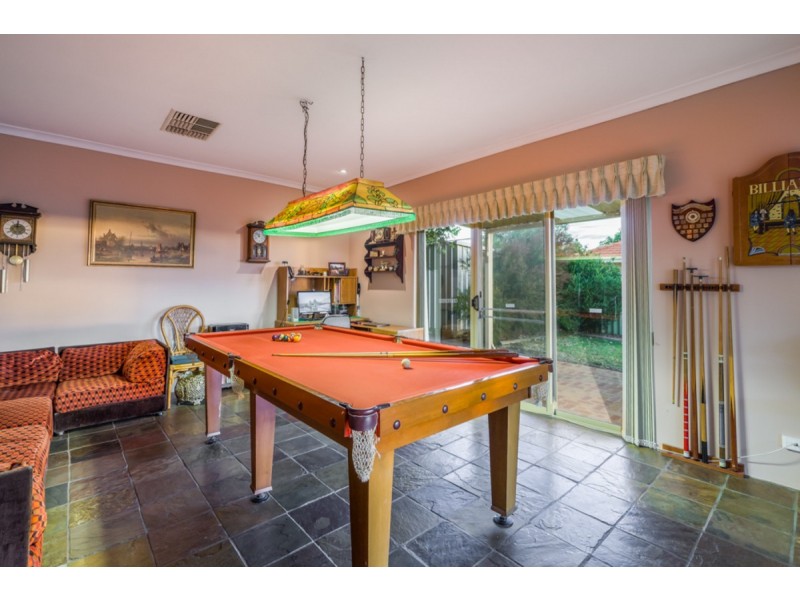 8 Fisher Place, Mount Nasura WA 6112