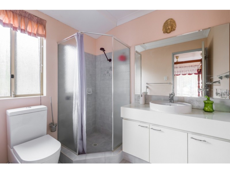 8 Fisher Place, Mount Nasura WA 6112