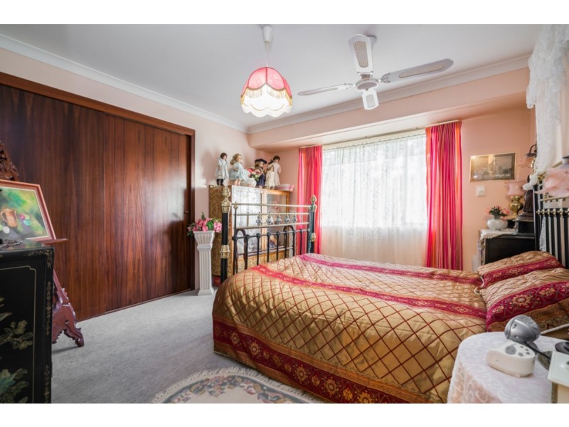 8 Fisher Place, Mount Nasura WA 6112